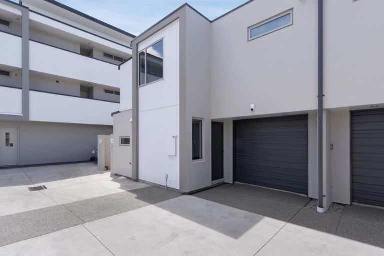 Photo of property in 2/374 Worcester Street, Linwood, Christchurch, 8011