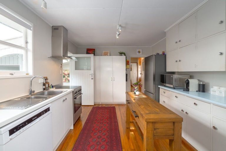Photo of property in 2 Wood Street, Greytown, 5712