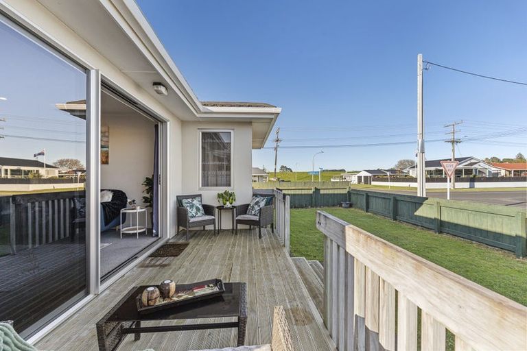 Photo of property in 12 Domett Street, Waitara, 4320