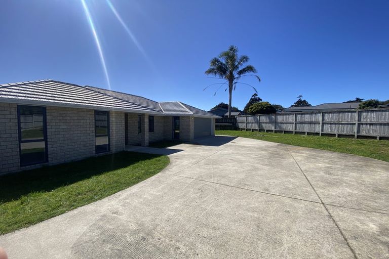 Photo of property in 13 Glennron Lane, Waiuku, 2123