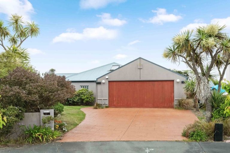 Photo of property in 11 Evenwood Place, Waimairi Beach, Christchurch, 8083
