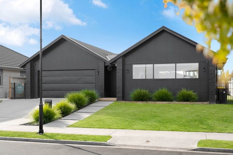 Photo of property in 37 Ruru Street, Cambridge, 3434