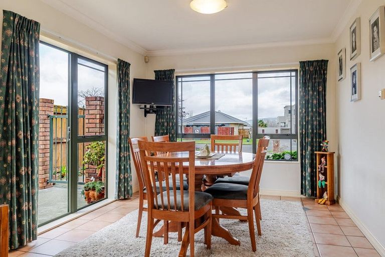 Photo of property in 62 Royal Oak Drive, Kelvin Grove, Palmerston North, 4414