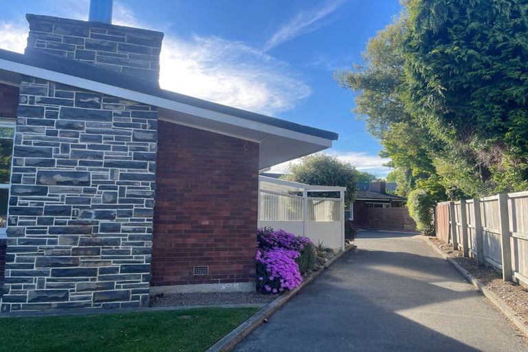 Photo of property in 27 Tuirau Place, Ilam, Christchurch, 8041