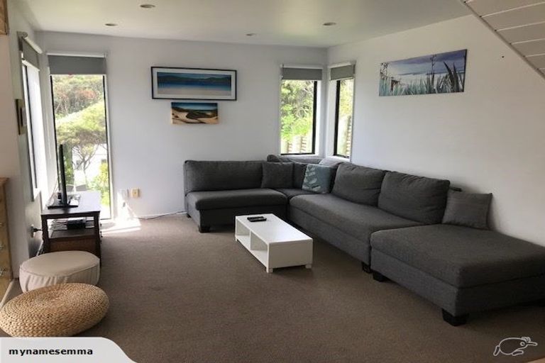 Photo of property in 91 Domain Crescent, Muriwai, Waimauku, 0881