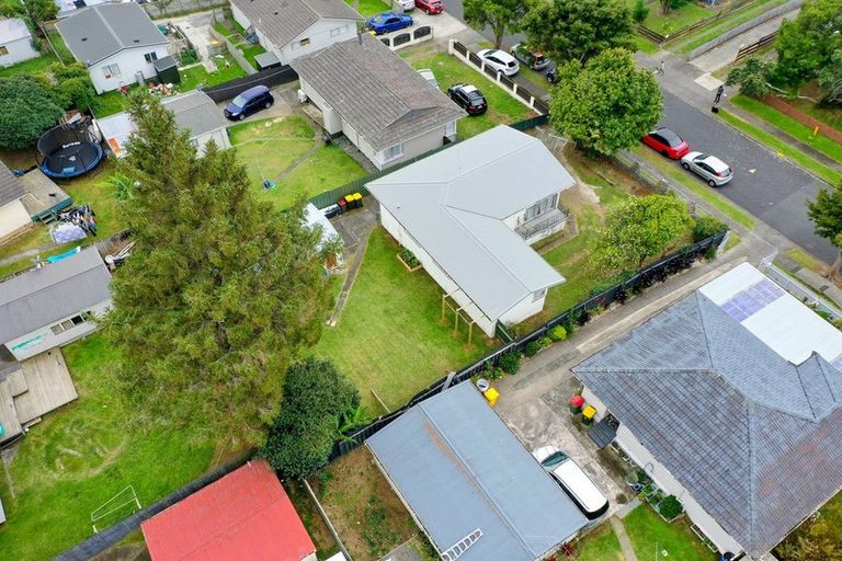 Photo of property in 15 Carbery Place, Manurewa, Auckland, 2102