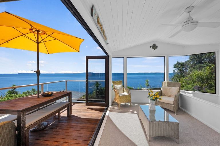 Photo of property in 1/127 Churchill Road, Rothesay Bay, Auckland, 0630