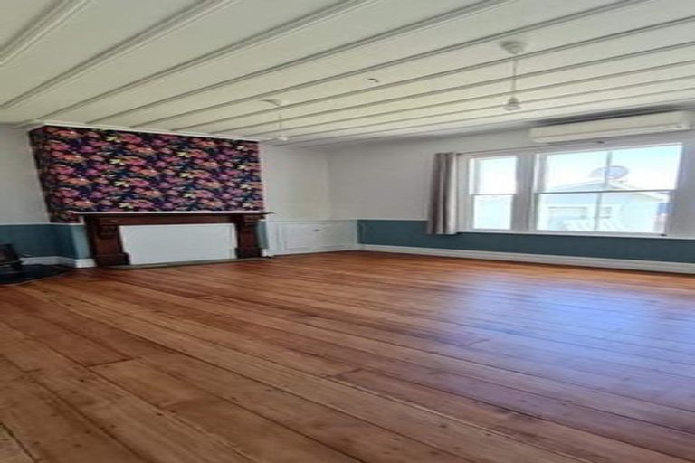 Photo of property in 74 Union Street, Hawera, 4610