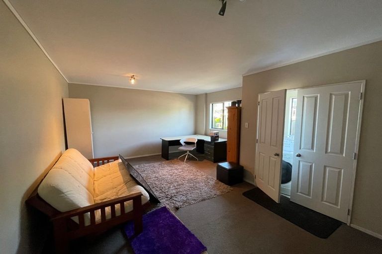 Photo of property in 2/136 Coronation Road, Papatoetoe, Auckland, 2025