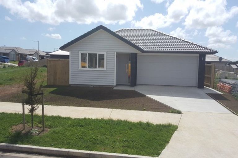 Photo of property in 16 Perla Road, Pukekohe, 2120