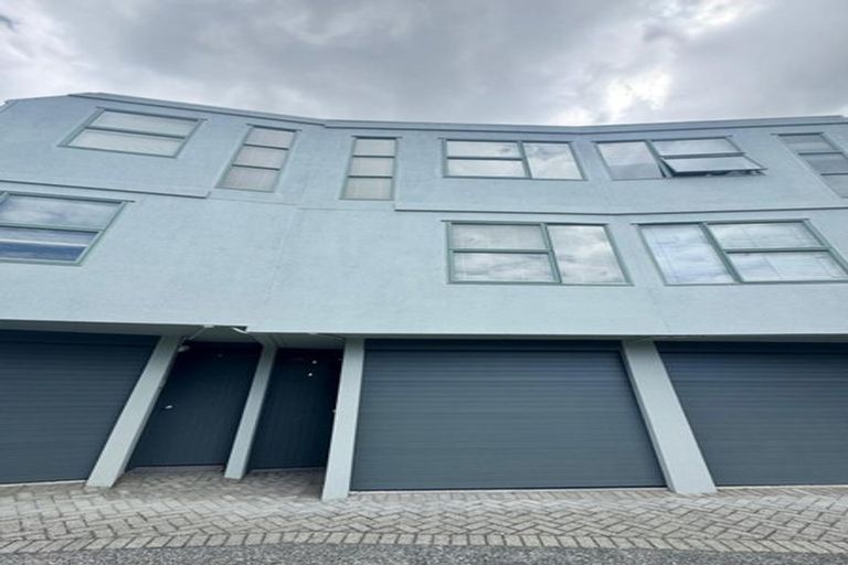 Photo of property in 8/19 Ocean View Road, Hillcrest, Auckland, 0627