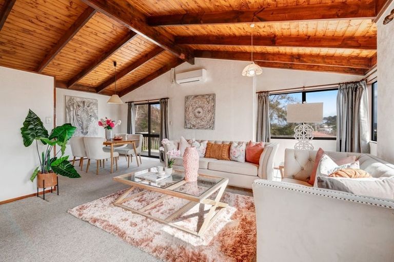Photo of property in 11 Felicity Place, Unsworth Heights, Auckland, 0632
