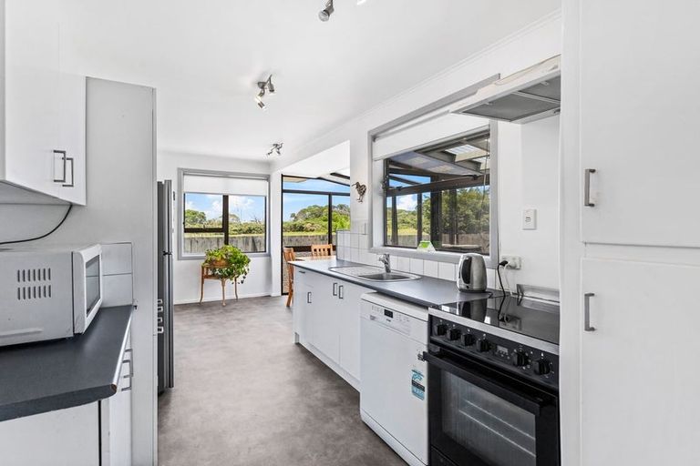 Photo of property in 83 Glen Marine Parade, Glendene, Auckland, 0602