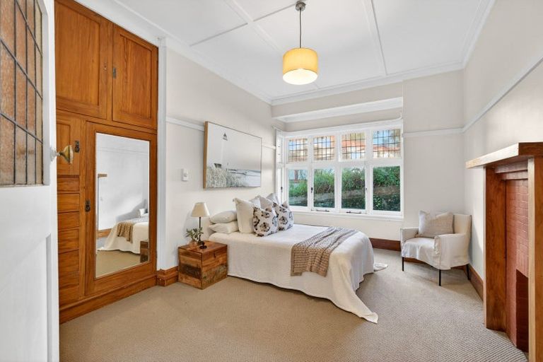 Photo of property in 60 Milton Road, Bluff Hill, Napier, 4110