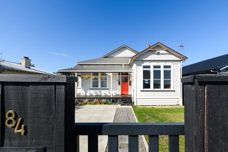 Photo of property in 84 Featherston Street, Takaro, Palmerston North, 4412