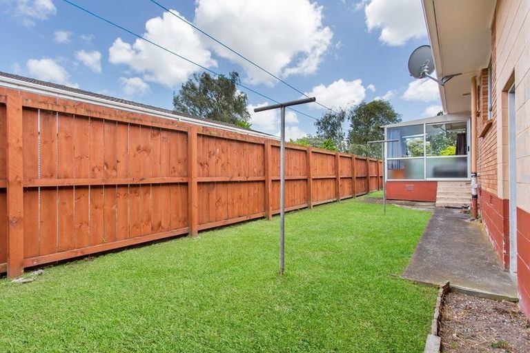 Photo of property in 1/15 Poinsettia Place, Henderson, Auckland, 0610