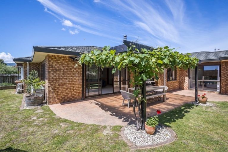 Photo of property in 32 Sunburst Court, Paraparaumu Beach, Paraparaumu, 5032