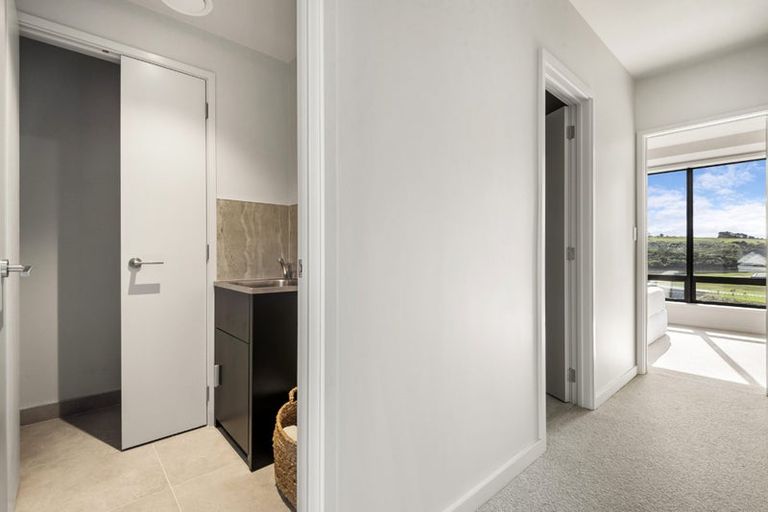 Photo of property in 9b Windlass Street, Long Bay, Auckland, 0630