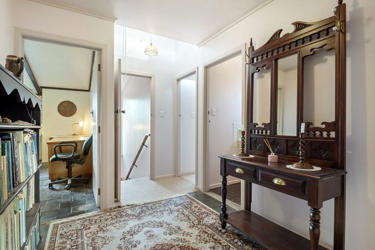 Photo of property in 16 Spencer Road, Pinehill, Auckland, 0632