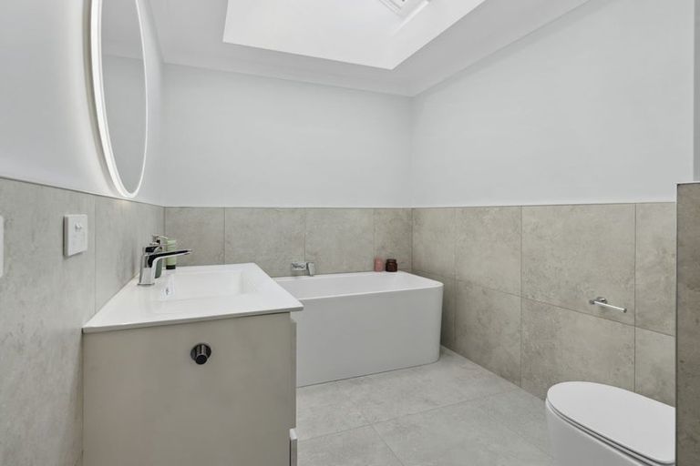 Photo of property in 2 Oakum Road, Whitby, Porirua, 5024