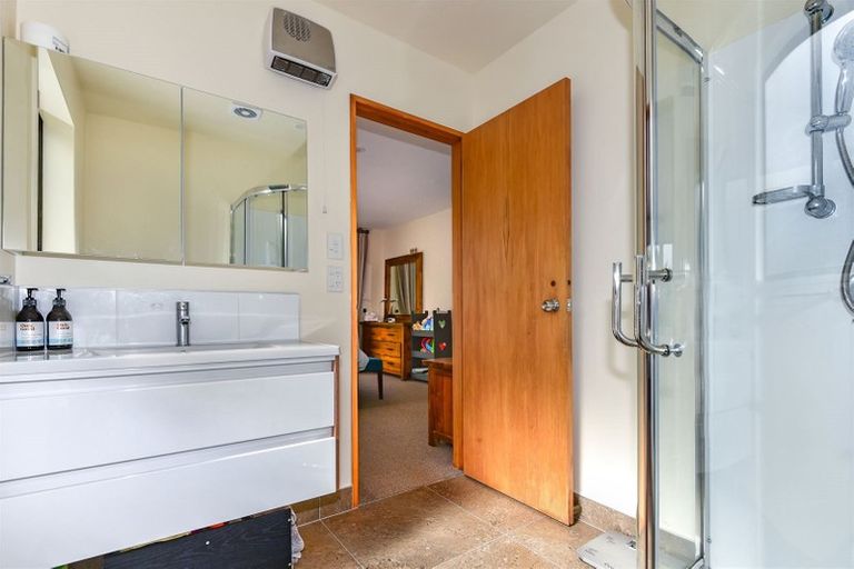 Photo of property in 23 Derenzy Place, Avonhead, Christchurch, 8042