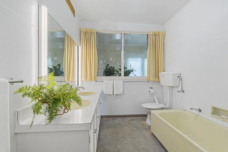 Photo of property in 6 French Street, Moturoa, New Plymouth, 4310