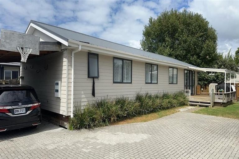 Photo of property in 22a Melba Street, Beach Haven, Auckland, 0626