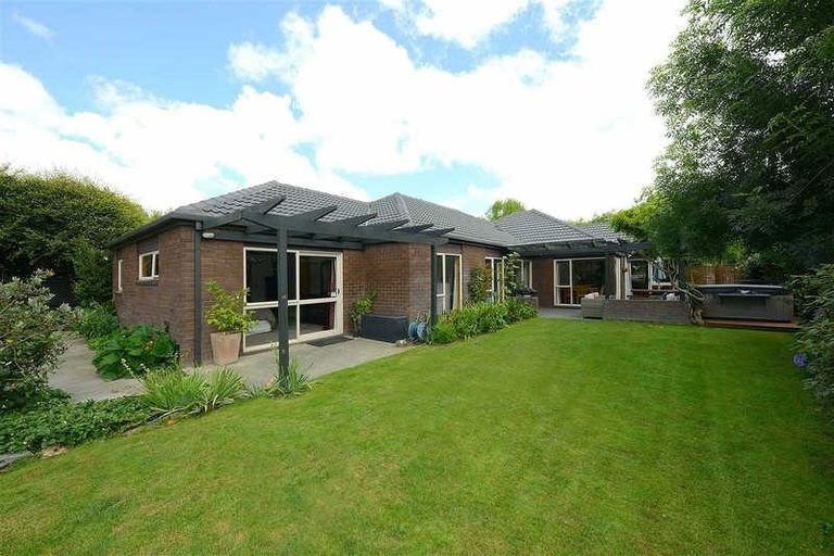 Photo of property in 157 Hawthornden Road, Avonhead, Christchurch, 8042