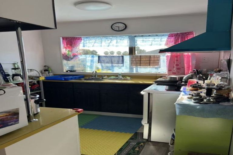 Photo of property in 2/18 Bingara Place, Favona, Auckland, 2024