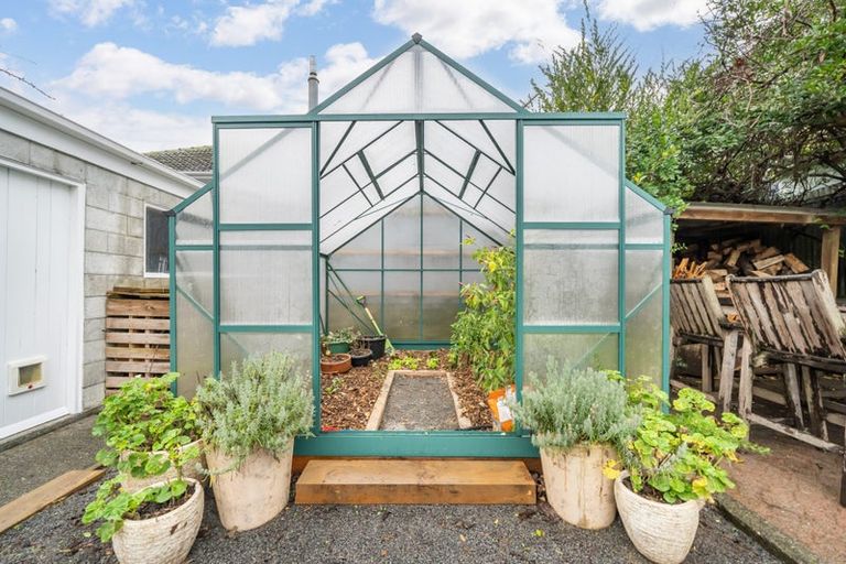 Photo of property in 8a Willow Grove, Ebdentown, Upper Hutt, 5018