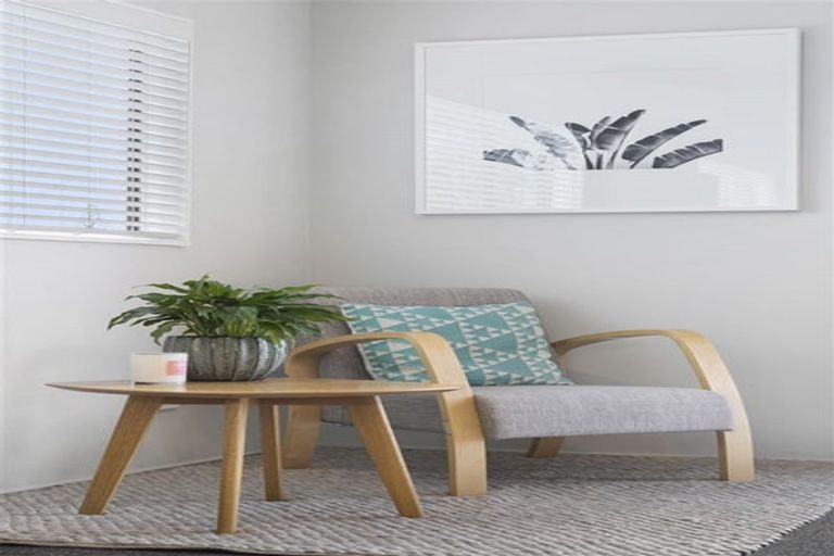 Photo of property in 8 Brookfield Road, Te Atatu Peninsula, Auckland, 0610