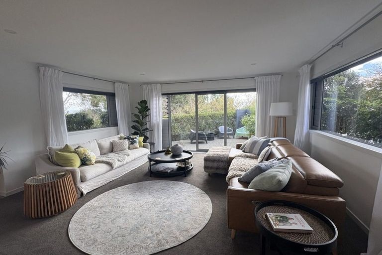 Photo of property in 8 Hikanui Drive, Havelock North, 4130