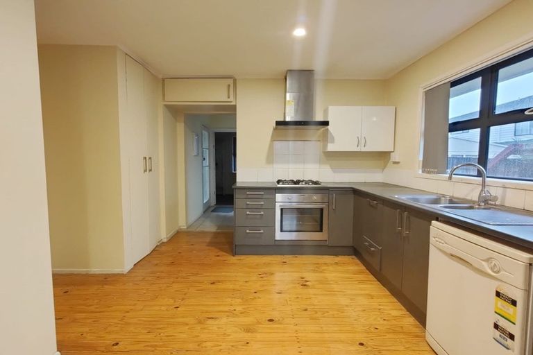 Photo of property in 25 Mervan Street, Mangere East, Auckland, 2024