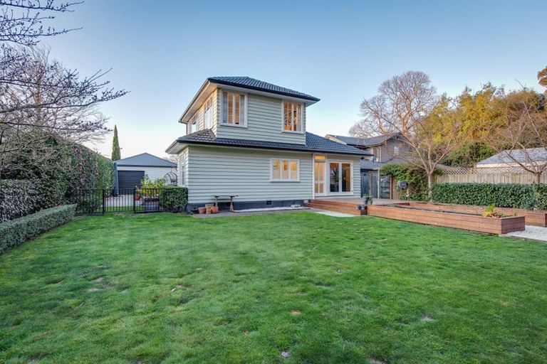 Photo of property in 15 Ngahere Street, Fendalton, Christchurch, 8041