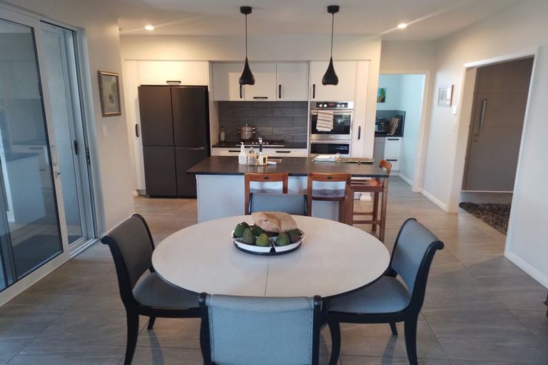 Photo of property in 21 Makura Drive, Papamoa Beach, Papamoa, 3118