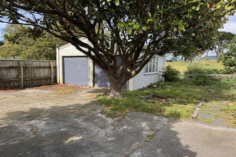 Photo of property in 26 Monorgan Road, Strathmore Park, Wellington, 6022