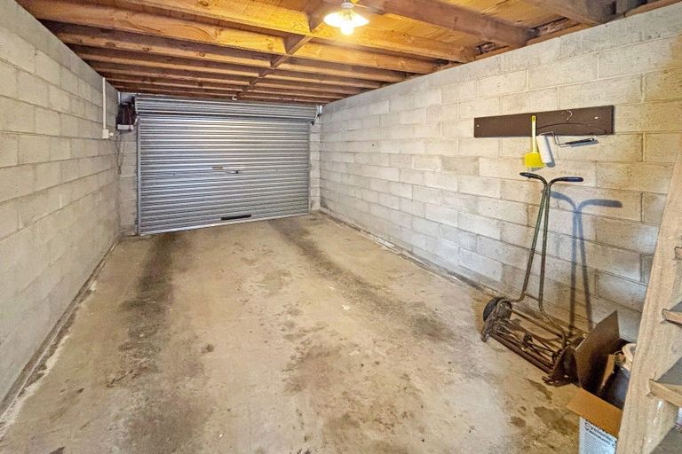 Photo of property in 1/99 Aikmans Road, Merivale, Christchurch, 8014