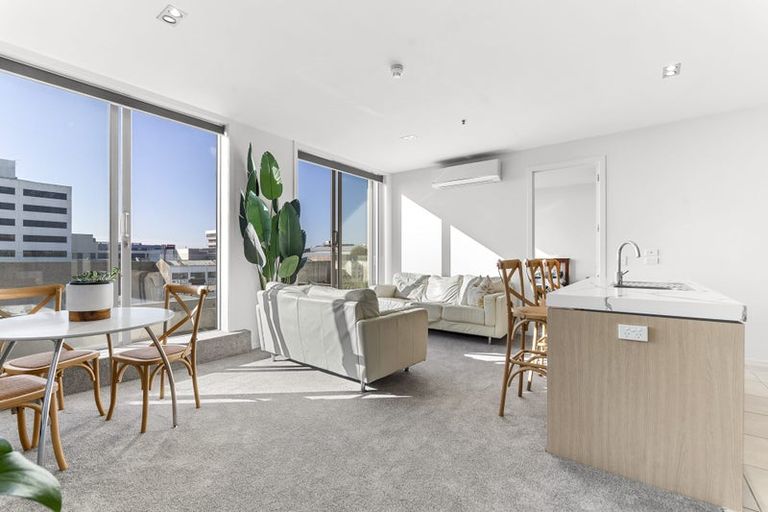 Photo of property in 22 Liardet Apartments, 303/22 Liardet Street, New Plymouth, 4310