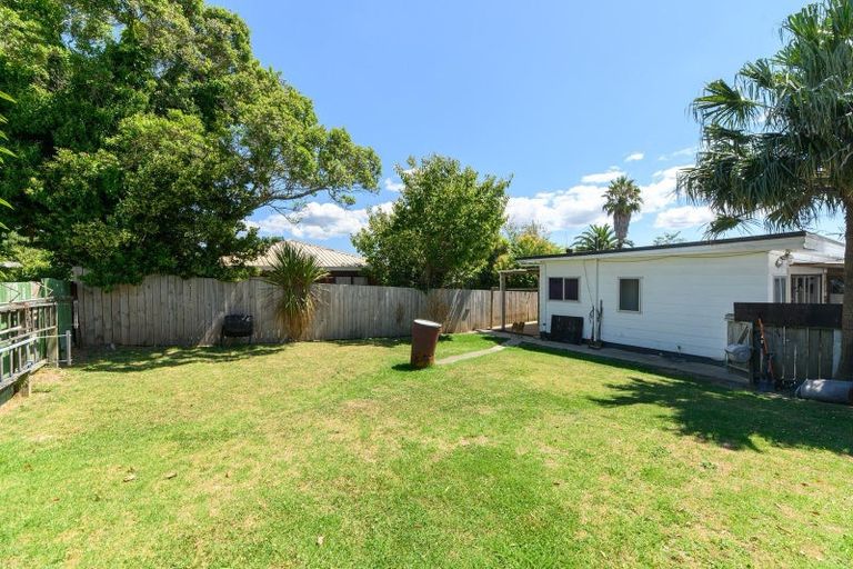 Photo of property in 24 Newington Road, Henderson, Auckland, 0612