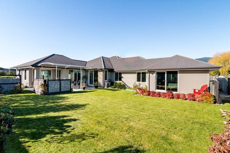 Photo of property in 10 Harold Place, Stoke, Nelson, 7011