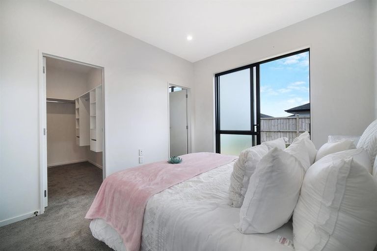 Photo of property in 42 Holcroft Street, Papakura, 2110