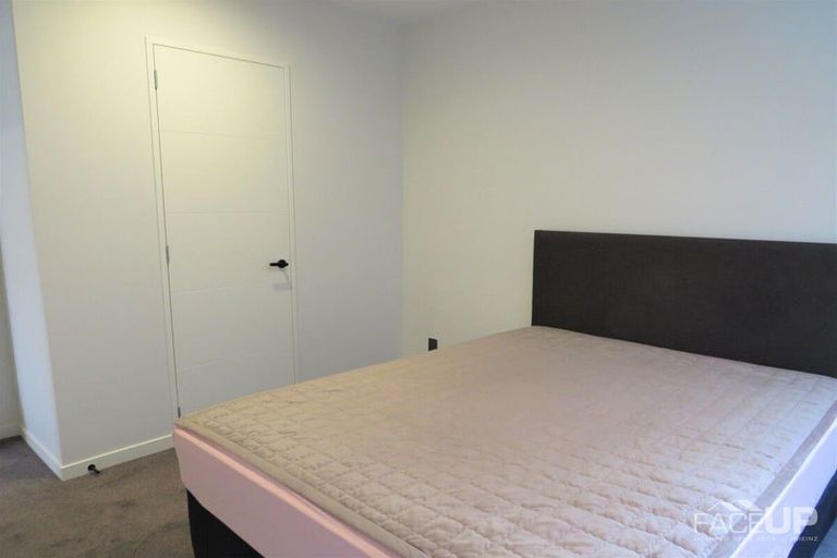 Photo of property in 12 Skua Road, Hobsonville, Auckland, 0616