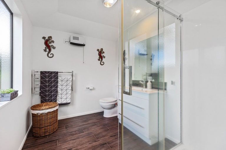 Photo of property in 135r Waikite Road, Welcome Bay, Tauranga, 3175