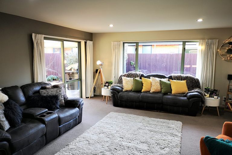 Photo of property in 1 Kohi Drive, Parklands, Christchurch, 8083
