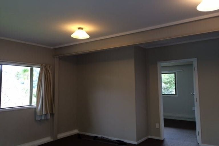 Photo of property in 11 Taioma Crescent, Te Atatu Peninsula, Auckland, 0610