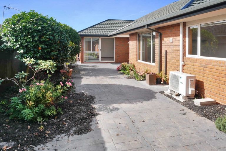 Photo of property in 3/61 Waimairi Road, Upper Riccarton, Christchurch, 8041
