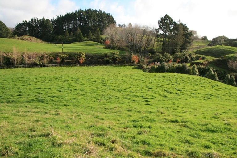 Photo of property in 562 Frankley Road, Hurworth, New Plymouth, 4371