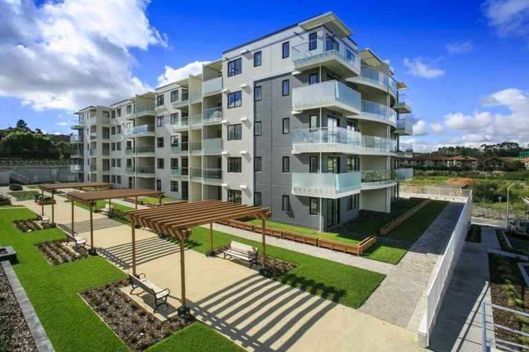 Photo of property in Apollo Apartments, 201/46 Rosedale Road, Rosedale, Auckland, 0632