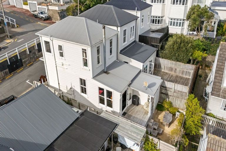 Photo of property in 66 Roxburgh Street, Mount Victoria, Wellington, 6011