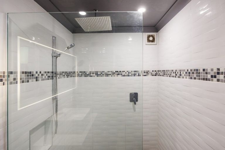 Photo of property in 9 Forbes Place, Kelvin Grove, Palmerston North, 4414